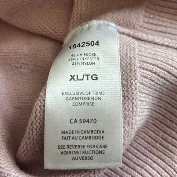 Kendall + Kylie Pink/Lilac Crewneck Sweater
XL, Textured - Picture 8 of 9